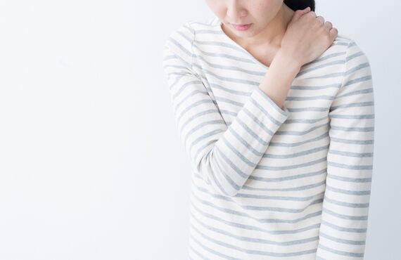 全ての動作で激痛が走る四十肩を快方へ導きます| 慢性的な肩こりや心身の不調を和らげるRe:LIFE 川越鍼灸院